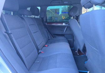 Подержанный автомобиль Volkswagen Touareg 2008 года (11 фото)