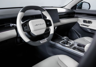 Подержанный автомобиль Jetour Dashing 2023 года (14 фото)