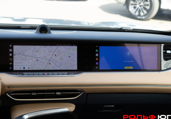 Подержанный автомобиль Voyah Free 2022 года (13 фото)