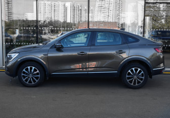 Подержанный автомобиль Renault Arkana 2022 года (7 фото)