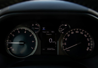 Подержанный автомобиль Toyota Land Cruiser Prado 2019 года (9 фото)