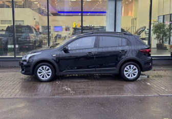 Подержанный автомобиль Kia Rio Hatchback 2021 года (5 фото)