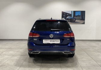 Подержанный автомобиль Volkswagen Golf Wagon 2017 года (6 фото)