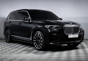Подержанный автомобиль BMW X7 2019 года (3 фото)