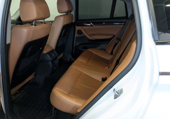 Подержанный автомобиль BMW X4 2015 года (11 фото)