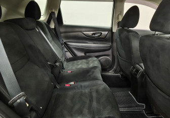 Подержанный автомобиль Nissan X-Trail 2017 года (12 фото)