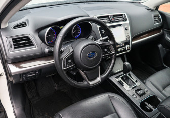Подержанный автомобиль Subaru Outback Wagon 2018 года (13 фото)