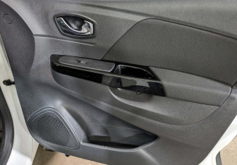 Подержанный автомобиль Renault Kaptur 2018 года (25 фото)