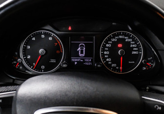 Подержанный автомобиль Audi Q5 2012 года (10 фото)