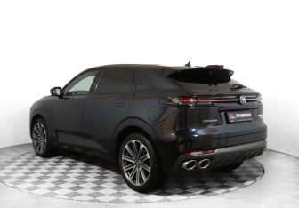 Подержанный автомобиль Changan UNI-K 2024 года (7 фото)