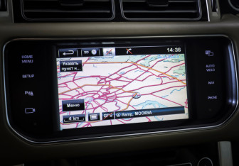 Подержанный автомобиль Land Rover Range Rover 2015 года (19 фото)
