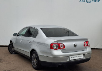 Подержанный автомобиль Volkswagen Passat Sedan 2008 года (7 фото)