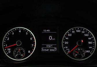 Подержанный автомобиль Volkswagen Tiguan 2013 года (11 фото)