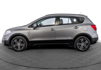 Подержанный автомобиль Suzuki SX4 Hatchback 2013 года (8 фото)