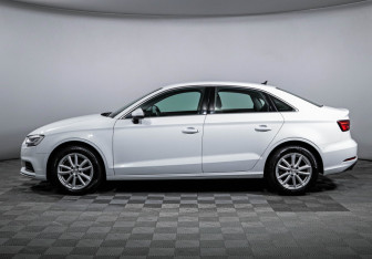 Подержанный автомобиль Audi A3 Sedan 2020 года (8 фото)