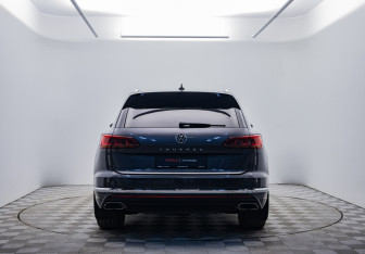 Подержанный автомобиль Volkswagen Touareg 2018 года (6 фото)