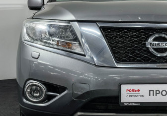 Подержанный автомобиль Nissan Pathfinder 2014 года (25 фото)