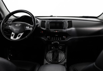 Подержанный автомобиль Kia Sportage 2012 года (8 фото)