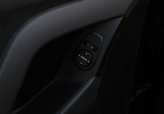 Подержанный автомобиль Hyundai Creta 2017 года (14 фото)