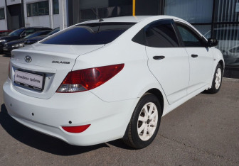 Подержанный автомобиль Hyundai Solaris Sedan 2013 года (5 фото)