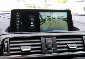 Подержанный автомобиль BMW M2 2021 года (18 фото)
