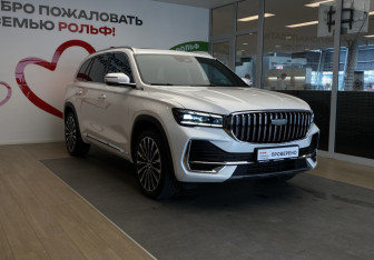Подержанный автомобиль Geely Monjaro 2025 года (3 фото)