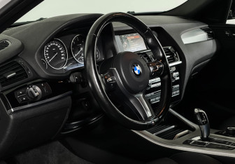 Подержанный автомобиль BMW X4 2017 года (11 фото)
