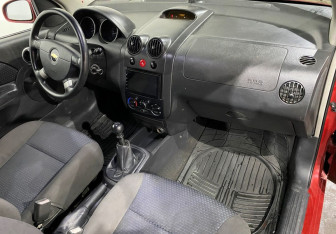 Подержанный автомобиль Chevrolet Aveo Hatchback 2007 года (9 фото)