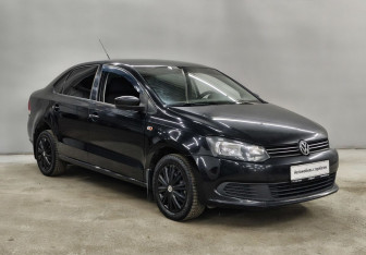 Подержанный автомобиль Volkswagen Polo Sedan 2011 года (3 фото)