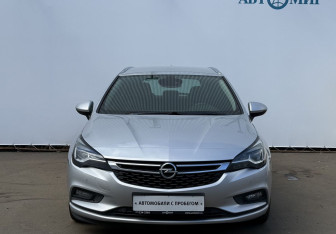 Подержанный автомобиль Opel Astra Wagon 2019 года (2 фото)