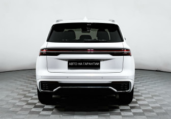 Подержанный автомобиль Geely Monjaro 2023 года (4 фото)