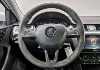 Подержанный автомобиль Skoda Rapid Liftback 2019 года (22 фото)