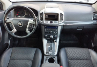 Подержанный автомобиль Chevrolet Captiva 2013 года (8 фото)