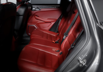 Подержанный автомобиль Porsche Macan 2014 года (10 фото)