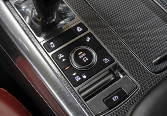 Подержанный автомобиль Land Rover Range Rover Sport 2020 года (18 фото)