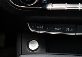Подержанный автомобиль Audi Q5 2019 года (18 фото)