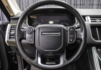 Подержанный автомобиль Land Rover Range Rover Sport 2016 года (17 фото)