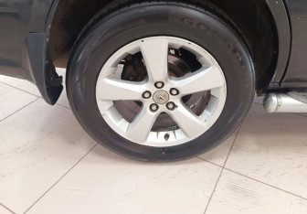Подержанный автомобиль Lexus RX 2003 года (19 фото)