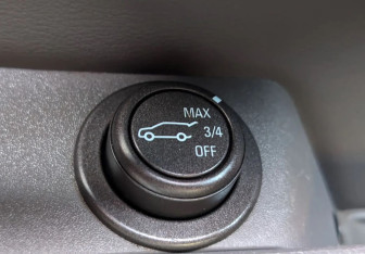 Подержанный автомобиль Cadillac SRX 2011 года (16 фото)