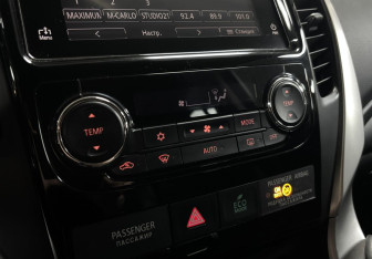 Подержанный автомобиль Mitsubishi Pajero Sport 2017 года (17 фото)