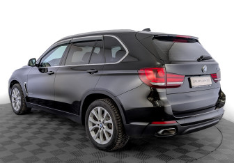 Подержанный автомобиль BMW X5 2017 года (7 фото)