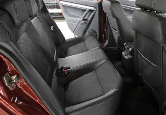 Подержанный автомобиль Opel Vectra Sedan 2006 года (12 фото)