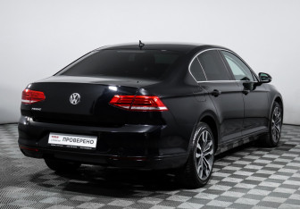 Подержанный автомобиль Volkswagen Passat Sedan 2018 года (5 фото)