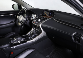 Подержанный автомобиль Lexus NX 2019 года (11 фото)