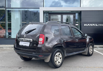 Подержанный автомобиль Renault Duster 2014 года (5 фото)