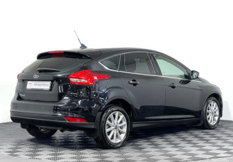 Подержанный автомобиль Ford Focus Hatchback 2017 года (5 фото)