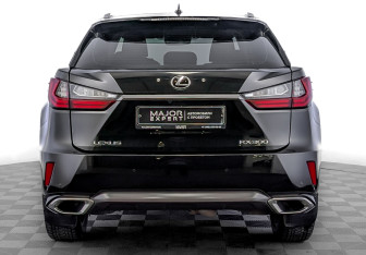 Подержанный автомобиль Lexus RX 2019 года (6 фото)