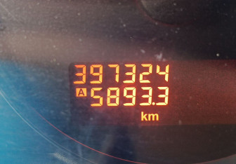 Подержанный автомобиль Nissan Pathfinder 2010 года (23 фото)