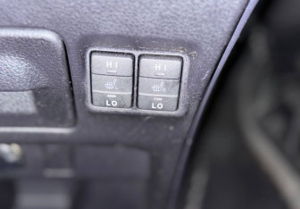 Подержанный автомобиль Toyota Voxy Minivan 2014 года (20 фото)