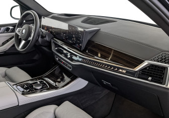 Подержанный автомобиль BMW X5 2025 года (13 фото)